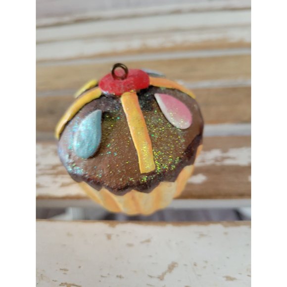 Cupcake vintage baking Baker ornament as is - Picture 4 of 6